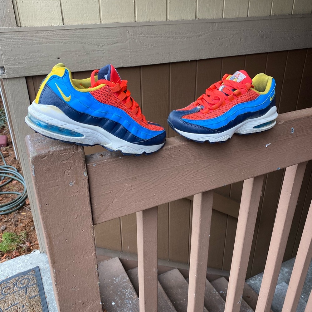 Kid’s Nike Shoes l